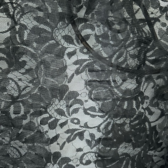 Gorgeous and Rich Looking Echo Lace Shawl NWOT - Picture 3 of 9